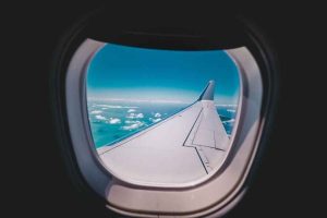 why airplane windows have a tiny hole